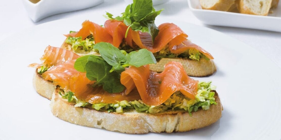 Salmon cold smoked slices